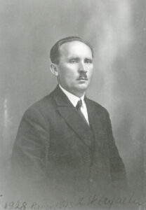 „Dainos“ draugijos Panevėžio skyriaus narys muzikas Zigmas Skirgaila. Panevėžys. 1928 m. Skelbta: https://literaturairmenas.lt/atmintis/vida-girininkiene-nuo-vinco-kudirkos-namelio-iki-tautos-namu-ii