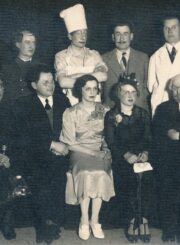 „Dainos“ draugijos Panevėžio skyriaus vaidintojai po spektaklio „Niervai“. Panevėžys. 1938 04 10. PAVB, Panevėžio draugijų fondas F37-4