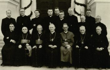 Po vyskupų Petro Maželio ir Julijono Steponavičiaus konsekracijos. Panevėžys. 1955.09.11. VKPA