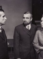 J. Anouilh’is „Keleivis be bagažo“ (rež. Vaclovas Blėdis), 1969 m. Petras Steponavičius – Gastonas, Alfredas Dukšta – Žoržas Reno, Regina Zdanavičiūtė – Madam Reno. Fotogr. Kazimiero Vitkaus. PAVB FKV-193-1-1