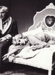 A. de Musset „Žibintas“ (rež. Juozas Miltinis), 1980 m. Alfredas Dukšta – Andre, Danutė Vidugirytė – Žaklina. Fotogr. Kazimiero Vitkaus. PAVB FKV-223-4-5