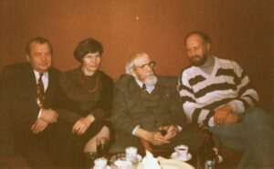 Minint režisieriaus Juozo Miltinio 85-metį. Iš kairės: aktoriai Alfredas Dukšta, Marytė Maslauskaitė, režisierius Juozas Miltinis, aktorius Jonas Garliauskas. Panevėžys, 1992 m. PAVB FJM-842-3