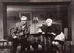 G. Priede „Otilija ir jos anūkai“ (rež. Vaclovas Blėdis), 1971 m. Alfredas Dukšta – Uldis, Julija Blėdytė – Mycė Daldėrė. Fotogr. Kazimiero Vitkaus. PAVB FKV-198-8-3