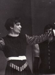 B. Jonsonas „Volponė“ (rež. Juozas Miltinis), 1971 m. Aurimas Babkauskas – Moska. Fotogr. Kazimiero Vitkaus. PAVB FKV-75-9-4