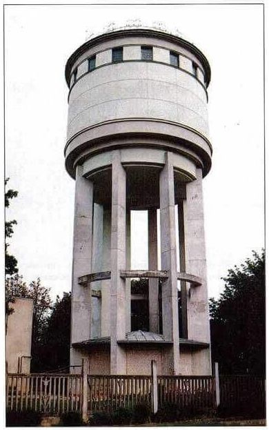 1960 m. Panevėžyje pastatytas vandentiekio bokštas. Nuotr. iš: Akcinė bendrovė „Panevėžio statybos trestas“. Panevėžys, 1997 m.
