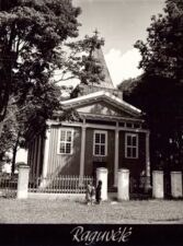 Raguvėlės Šv. diakono Stepono bažnyčia. Raguvėlė (Anykščių r.). Apie 1982 m. PAVB, Panevėžio vyskupijos kurijos skaitmeninis archyvas