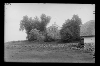 Salamiesčio Šv. Antano Paduviečio bažnyčia. Fotogr. J. Daubaras. Salamiestis (Kupiškio r.). 1929 08 01. Iš: www.limis.lt; Lietuvos nacionalinis muziejus, inv. nr. LNM ENeg 77878