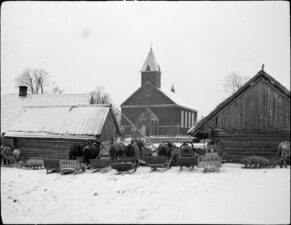 Šimonių Švč. Mergelės Marijos Ėmimo į dangų bažnyčia. Fotogr. B. Buračas. Šimonys (Kupiškio r.). Apie 1935 m. Iš: www.limis.lt; Šiaulių „Aušros“ muziejus, inv. nr. ŠAM Neg. Nr. 17921
