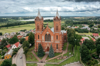 Kupiškio panorama su Kristaus Žengimo į dangų bažnyčia. Fotogr. G. Lukoševičius. Kupiškis. 2025 m. PAVB skaitmeninis archyvas
