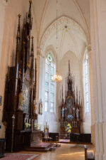 Kupiškio Kristaus Žengimo į dangų bažnyčios šoninis Angelo Sargo ir Jėzaus Kryžiaus altorius šoninėje koplyčioje. Fotogr. G. Lukoševičius. Kupiškis. 2025 m. PAVB skaitmeninis archyvas