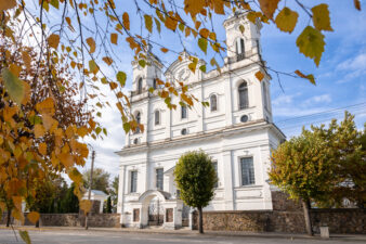 Vabalninko Švč. Mergelės Marijos Ėmimo į dangų bažnyčia. Fotogr. G. Lukoševičius. Vabalninkas (Biržų r.). 2025 m. PAVB skaitmeninis archyvas