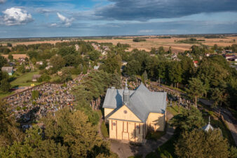 Pušaloto Šv. apaštalų Petro ir Povilo bažnyčia. Fotogr. G. Lukoševičius. Pušalotas (Pasvalio r.). 2025 m. PAVB skaitmeninis archyvas