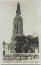 Ramygalos Šv. Jono Krikštytojo bažnyčia. Fotogr. K. Lukšys. Ramygala (Panevėžio r.). XX a. 3–4 deš. Iš: www.limis.lt; Lietuvos navcionalinis muziejus, inv. nr. LNM Ft 10086