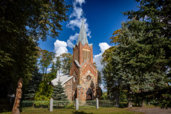 Uliūnų Kristaus Žengimo į dangų bažnyčia. Fotogr. G. Lukoševičius. Uliūnai (Panevėžio r.). 2025 m. PAVB skaitmeninis archyvas