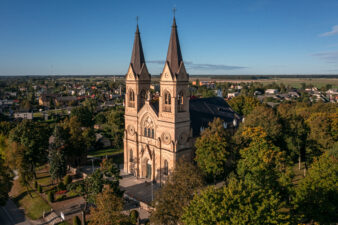 Krekenavos Švč. Mergelės Marijos Ėmimo į dangų mažoji bazilika. Fotogr. G. Lukoševičius. Krekenava (Panevėžio r.). 2025 m. PAVB skaitmeninis archyvas