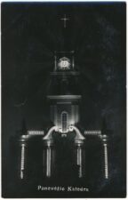 Panevėžio vyskupijos eucharistinio kongreso, vykusio 1933 m. birželio 30–liepos 2 dienomis, proga iliuminuota Panevėžio Kristaus Karaliaus katedra (iliuminacijų autorius – inžinierius Juozas Barisas). Fotogr. J. Žitkus. Panevėžys. PAVB, Panevėžio vyskupijos kurijos skaitmeninis archyvas