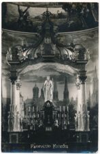 Panevėžio Kristaus Karaliaus katedros Didysis altorius – vyskupo Kazimiero Paltaroko asmeninė dovana katedrai. Centre – Kristaus Karaliaus skulptūra (skulpt. Juozas Zikaras). Fotoateljė J. Žitkaus ir J. Pauros. Panevėžys. XX a. 4 deš. PAVB, Panevėžio vyskupijos kurijos skaitmeninis archyvas