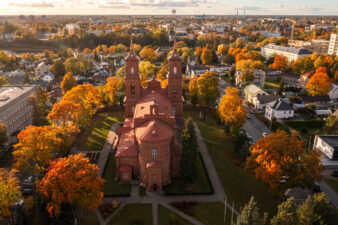 Panevėžio Šv. apaštalų Petro ir Povilo bažnyčia. Fotogr. G. Lukoševičius. Panevėžys. 2025 m. PAVB skaitmeninis archyvas